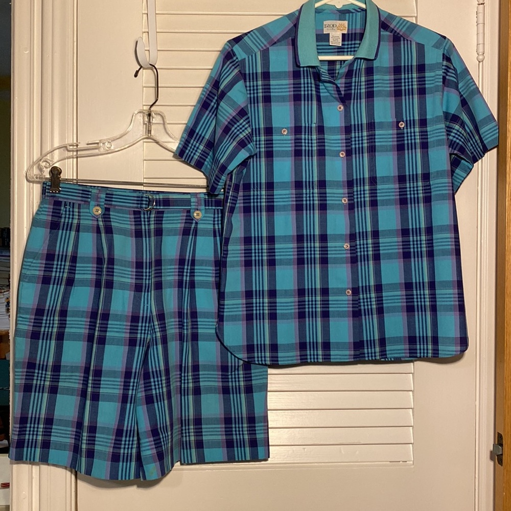90s Izod plaid blue/purple shorts and top. Ladies 10. 55% cotton 45% polyester.